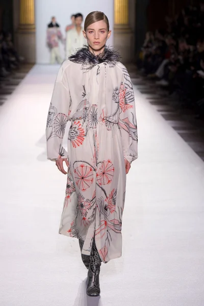 Look 35